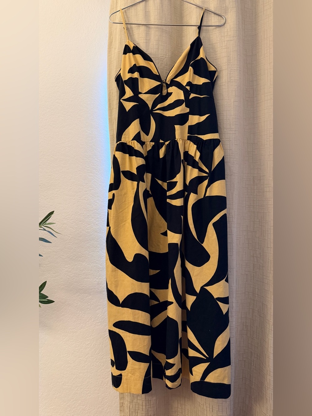 Mon Renn Surreal Black & Yellow Printed Cotton Keyhole Midi Dress